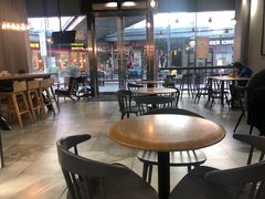 大堂-HELLO 27 意面·沙拉·帕尼尼