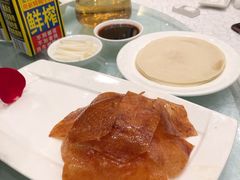 金牌片皮鸭-亢龙太子酒轩(东湖店)