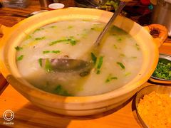 -蚝堡海鲜·威海菜·海肠捞饭·烧烤·亚洲吃蚝公司(幸福门店)