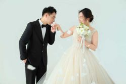 -雪中彩影婚纱摄影·微光艺术中心