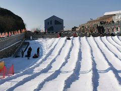 -采薇庄园四季滑雪场