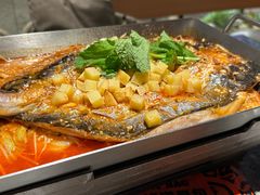 -鸣记脆皮烤鱼(三八广场店)
