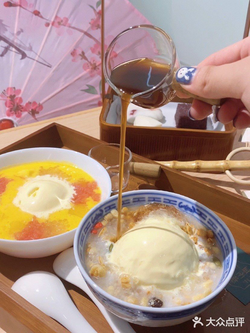 很多小姐姐在里面拍照 超级出片