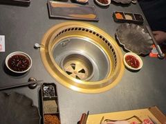 -铭牛烧肉·和牛海鲜自助(高新月牙湖店)