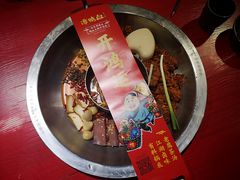 反转鸳鸯锅-谭鸭血老火锅(漳州路店)