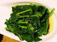 清炒豌豆尖-渝信川菜 · 川味家常菜(长安店)
