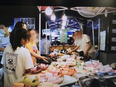 -吴山路夜市