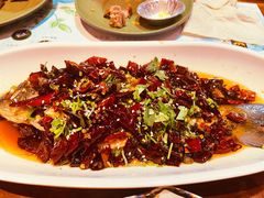 炝拌鲫鱼-胡桃里乐队酒馆(鎏嘉码头店)