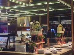-大中华希尔顿酒店-念自助餐·嗨啤·小龙虾