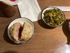 咸蛋黄狮子头-十面春风·江南面馆(崇宁路店)