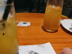 -三勾JJJ Burger&Coffee(梅溪湖店)