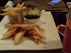 -三亚湾海居铂尔曼度假酒店