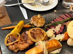 -Mark&Mars Restaurant