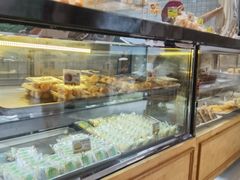 面包甜点陈列柜-鲍师傅糕点(五角场店)