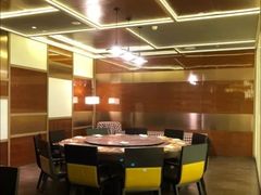 -大中华希尔顿酒店-念自助餐·嗨啤·小龙虾