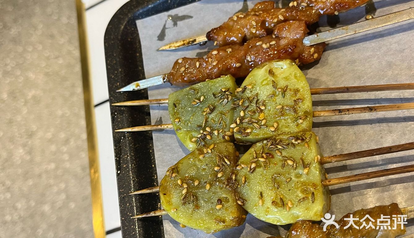 西湖边的东北小烧烤