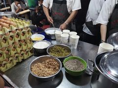 花生芝麻葡萄干-清真老马家国华牛奶鸡蛋醪糟(正宁路店)