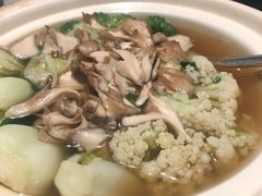 舞茸菇粉丝杂菜煲-北京四季酒店·采逸轩