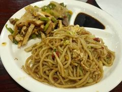 -皇品世家牛排(七一路店)