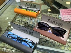 -三叶眼镜城批发市场(上海火车站店)