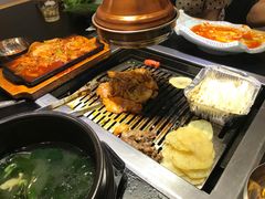 -臻牛烤肉