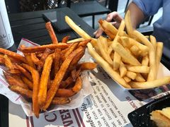 -The Habit Burger Grill 哈比特汉堡(爱琴海店)