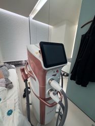 -颜蕾医美黄金微针水光美肤玻尿酸抗衰中心