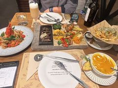 -Mark&Mars Restaurant