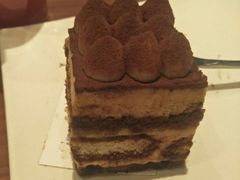 星巴克咖啡提拉米苏蛋糕-星巴克臻选(外滩中心店)