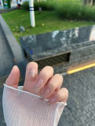 -花岐款式专研健康美甲沙龙