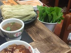 -沸炉重庆老火锅(军事博物馆店)