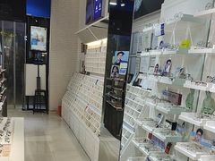 -诺柯视眼镜-蔡司依视路官方工厂店(淞南一店)