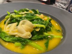 豌豆黄浸豌豆尖-半山腰·云南菜(侨福芳草地店)