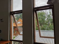 靠窗位-云隐小厨·传统大理美食(复兴路店)