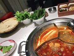 -老房老舍重庆火锅(假日城市店)