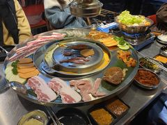 -哈哈碳都·牛肋条无限自助烤肉(台江万达店)