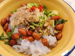 刮凉粉-东排食堂长沙小吃大排档(五一广场店)