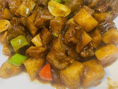 杏鲍菇牛肉粒-聚京源餐厅