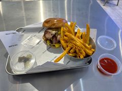 -TRIPS BURGER(大钟寺店)