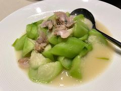 原汤蛤蜊煮广东胜瓜-皇朝会.经典传统粤菜(外滩店)