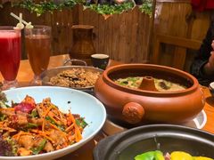 -老滇山寨•云南特色菜•地方菜•民族风情歌舞表演(金碧店)