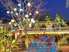 -茅草房·河畔园林火锅