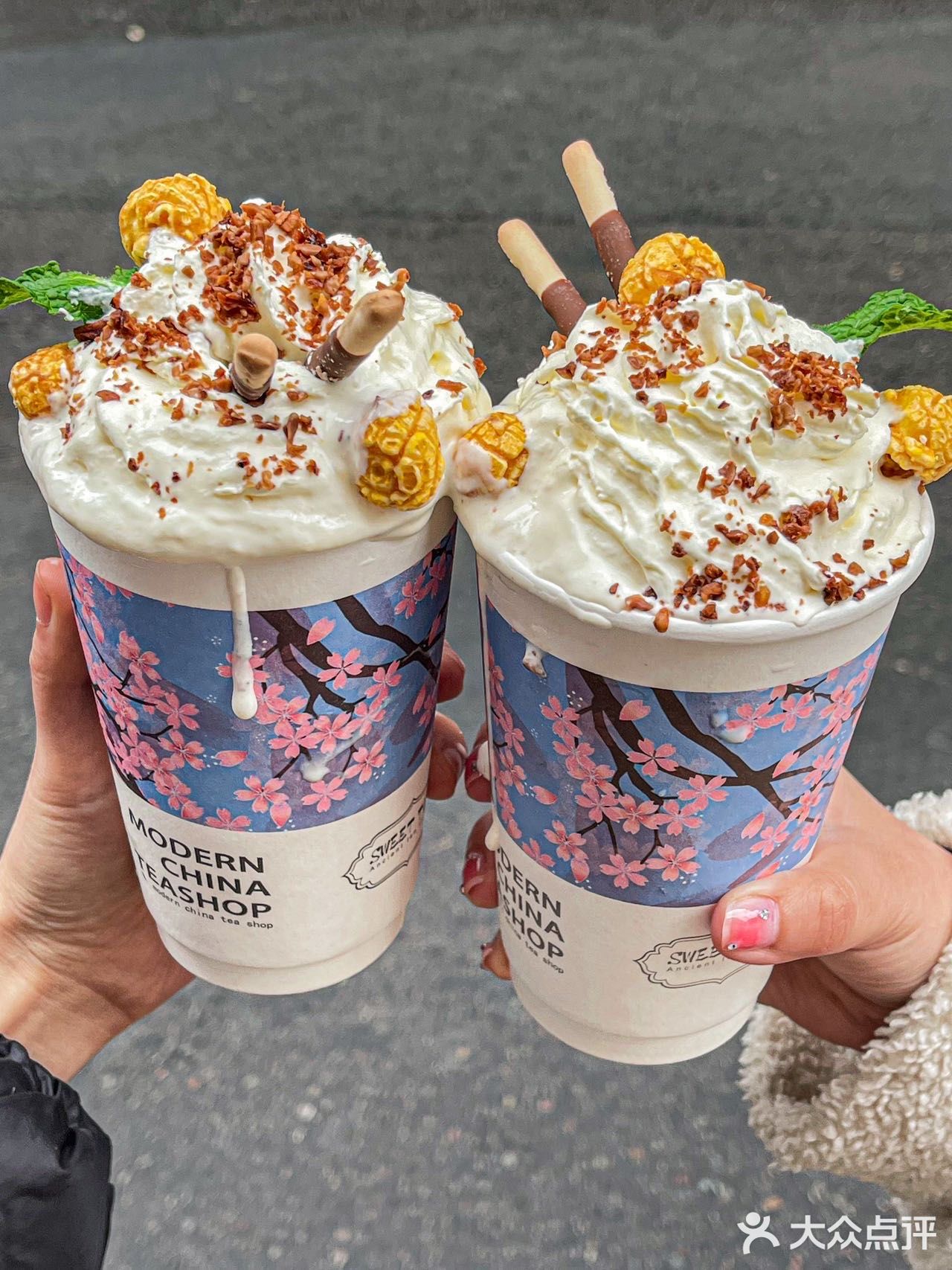 重庆一定要吃🍓草莓冰冰锅！！好吃