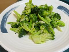 蒜蓉西兰花-南京金牛湖巨碗鱼头
