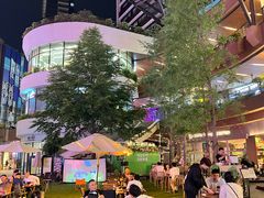 -瑞虹新天地月亮湾