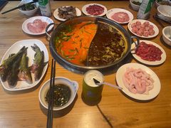 -苗伯妈酸汤火锅