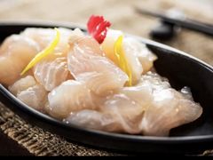 -老牌坊云南鱼豆花火锅(哈西万达店)