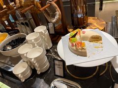 -广州万富希尔顿酒店·感趣自助餐厅·金秋蟹宴生蚝海鲜刺身