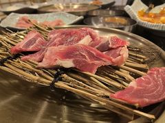 -臻牛烤肉