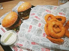 -The Habit Burger Grill 哈比特汉堡(复兴soho店)